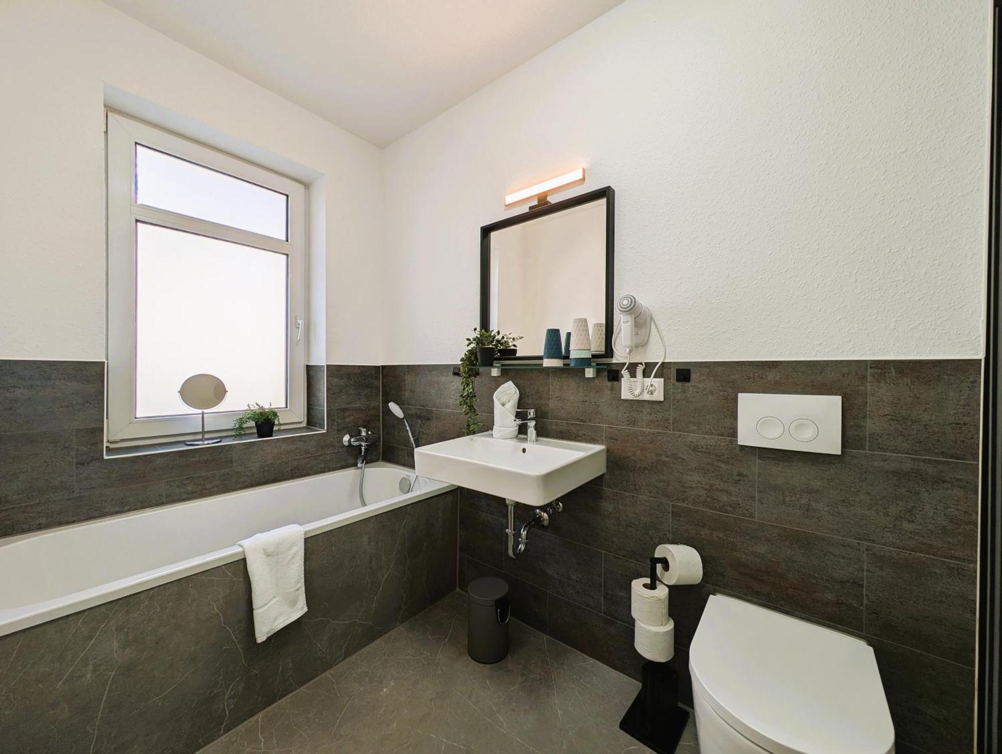 Bohnapartments - Topfmarkt Xxl Suiten - Neu In Top Zentrumslage, Vollausstattung, Wlan, Parkplaetze Ilmenau Exterior foto